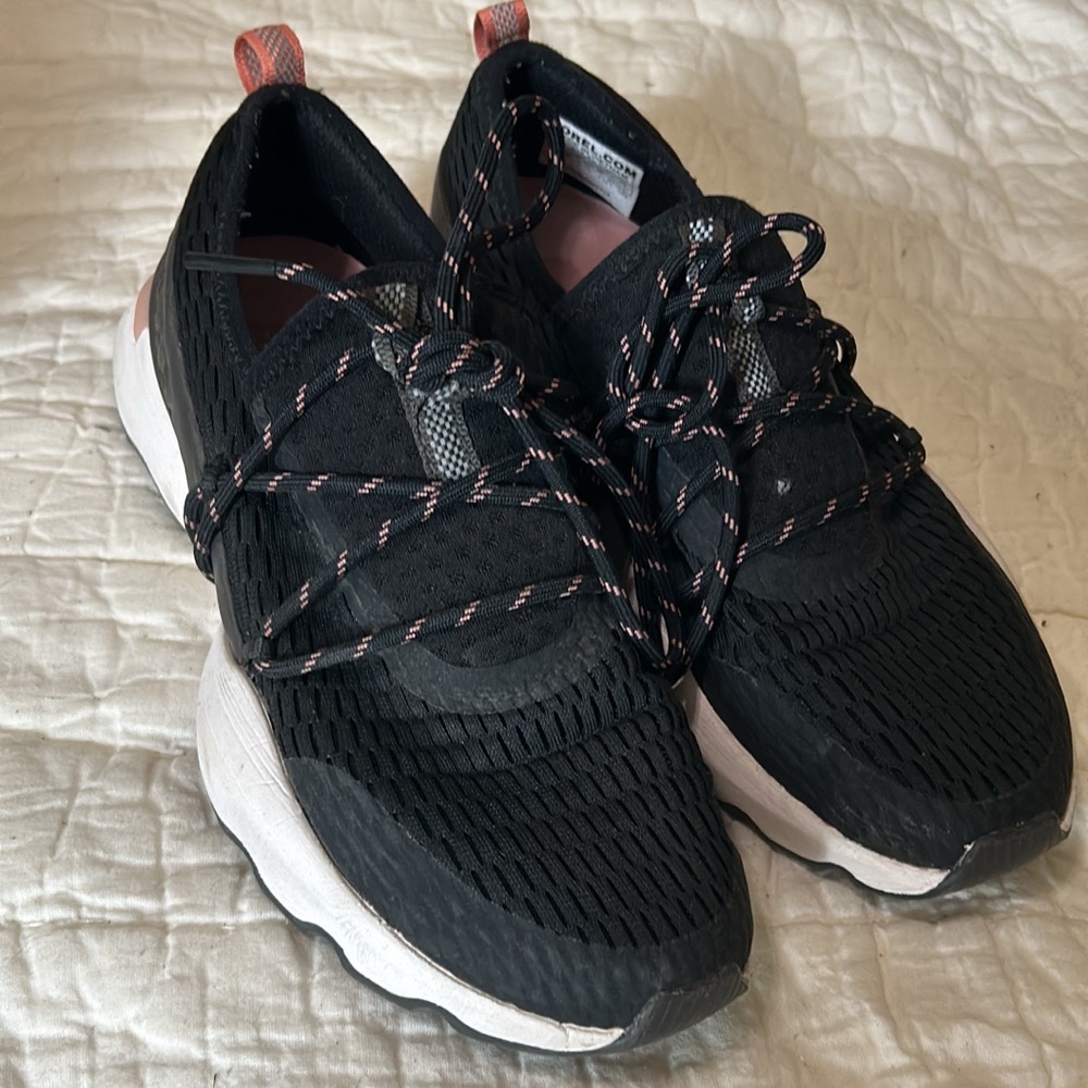 Sorel Black Shoes